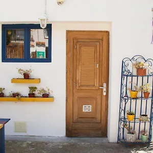 Séjour chez l'habitant L'abri Et L'atelier Du Jas Ensues-la-Redonne